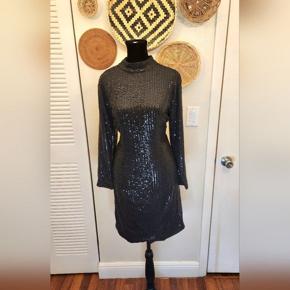 Elegant Black Sequin Mini Dress With Cut Out - Picture 3 of 10